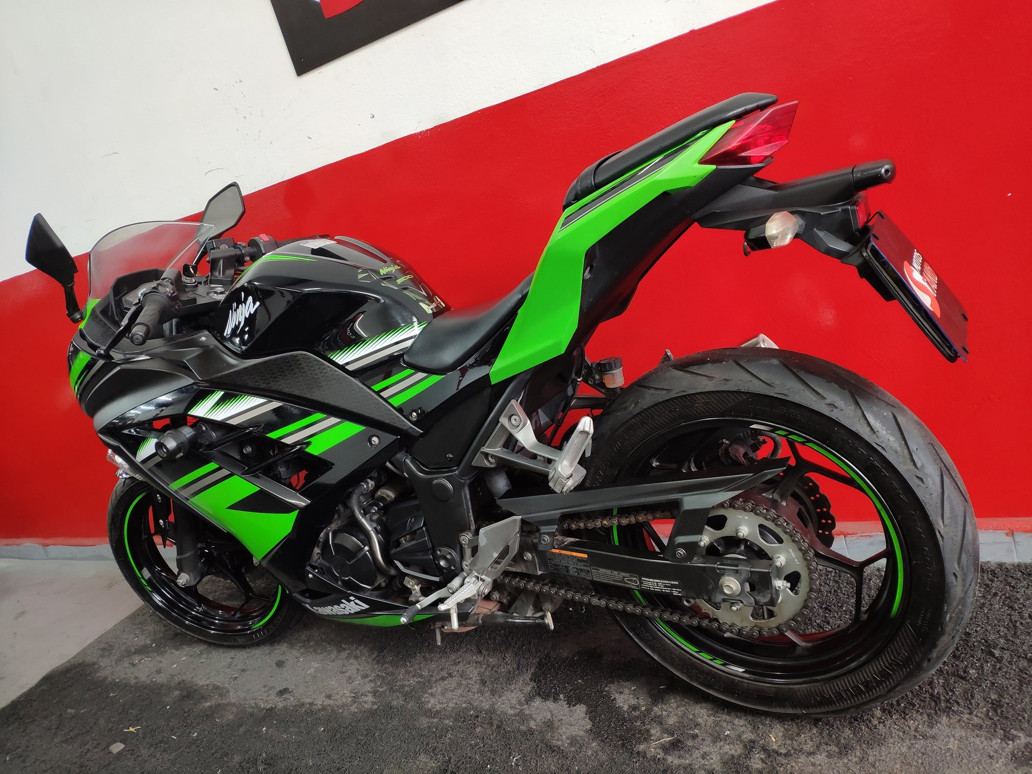 Foto do produto Kawasaki Ninja 300 ABS Limited Edition